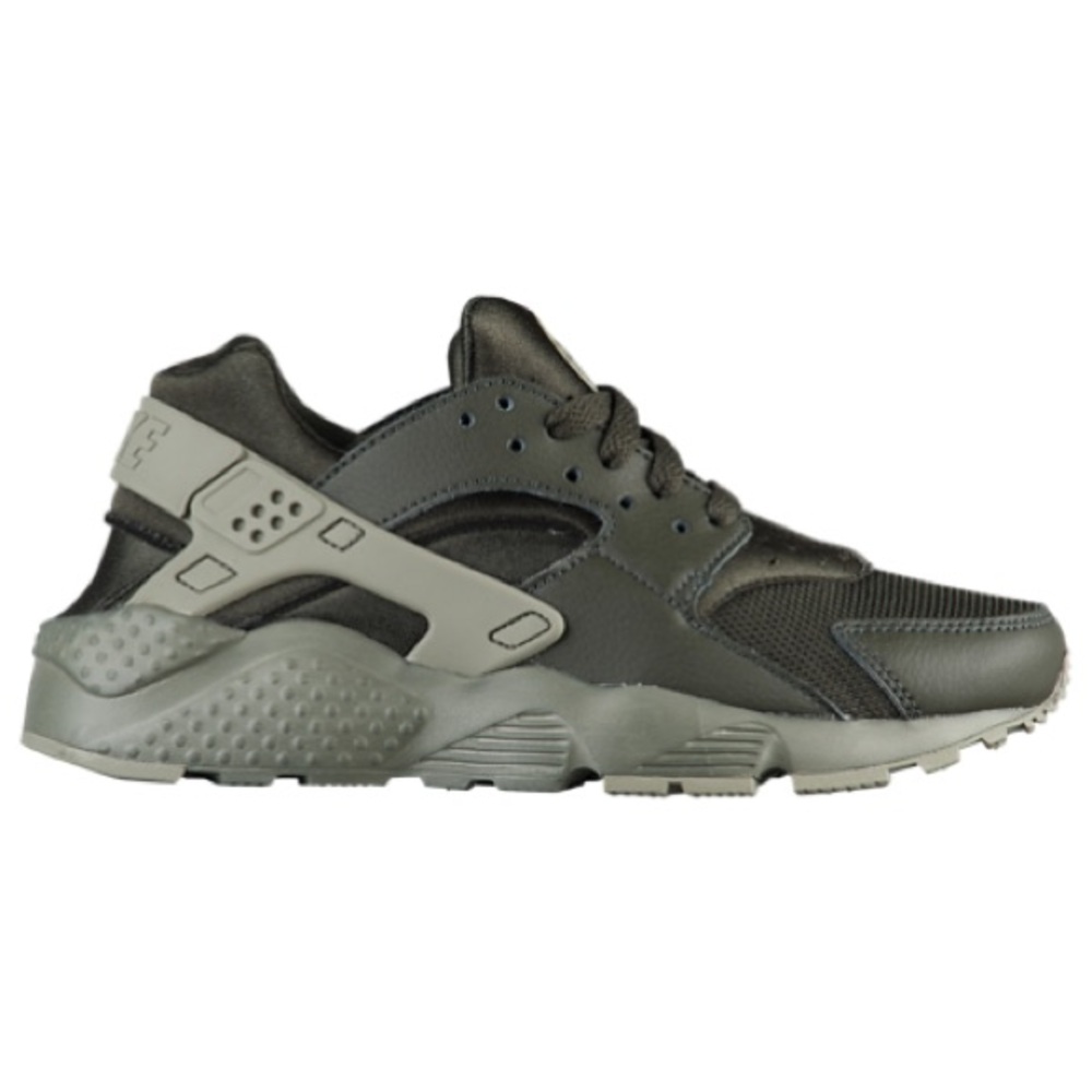 Nike Women’s Huarache Runner in Olive size 7